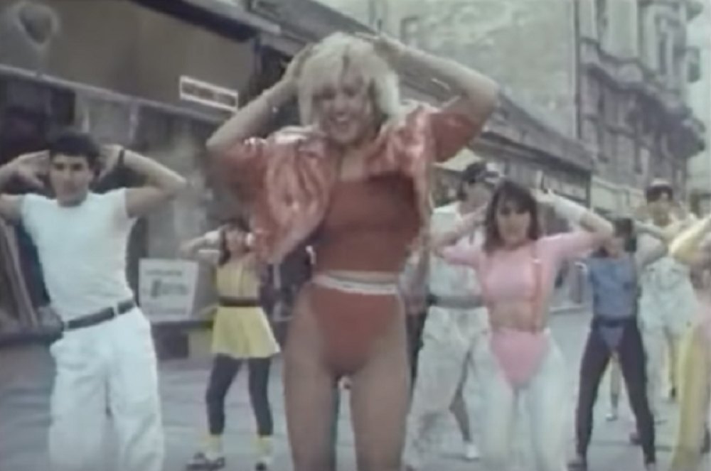 Ovaj film ste gledali bezbroj puta, ali nikada nećete pogoditi ko je muškarac iz Breninog spota! (FOTO)