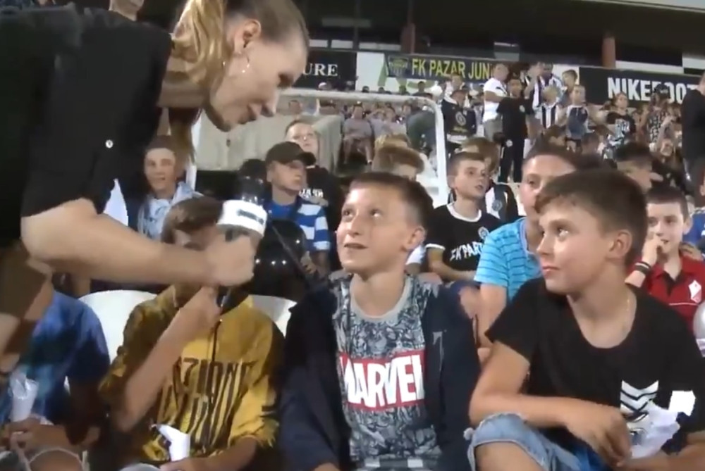 Dečak ju je pogledao i iskreno odgovorio, doveo je Biljanu do suza! Ovo sigurno nije očekivala! (VIDEO)