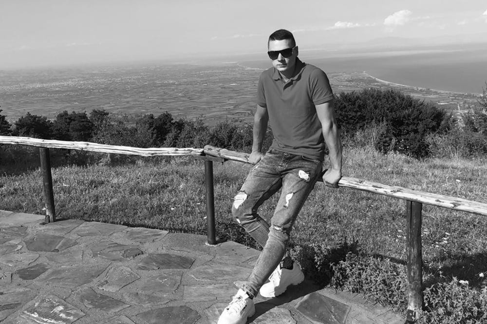 Stefan (19) uživao sa sestrom na plaži u Grčkoj, a onda se dogodila strašna tragedija! (FOTO)