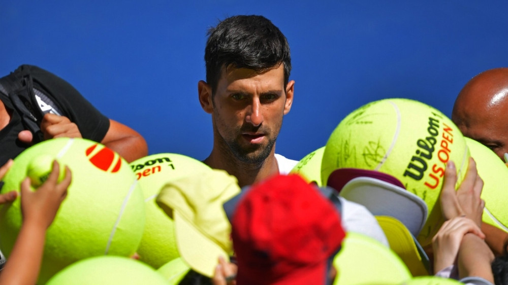 Đoković još jednom oduševio obožavaoce! Nije mogao da se izbori sa navalom mladih fanova! (VIDEO + FOTO)