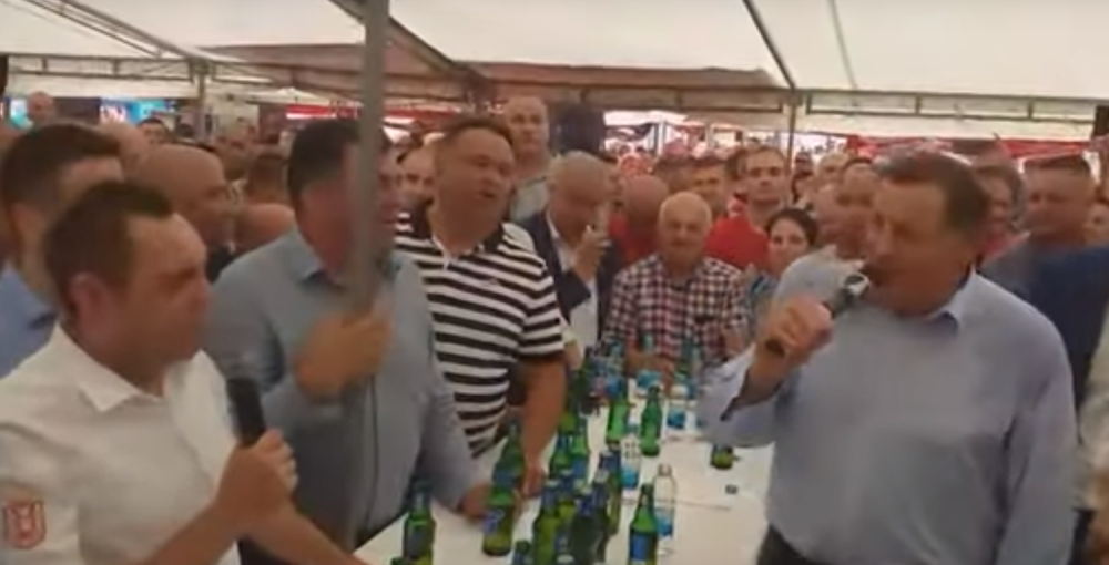 Vulin i Dodik zapevali zajedno najveće hitove Baje Malog Knindže! Veselila se cela Manjača! (HIT VIDEO)
