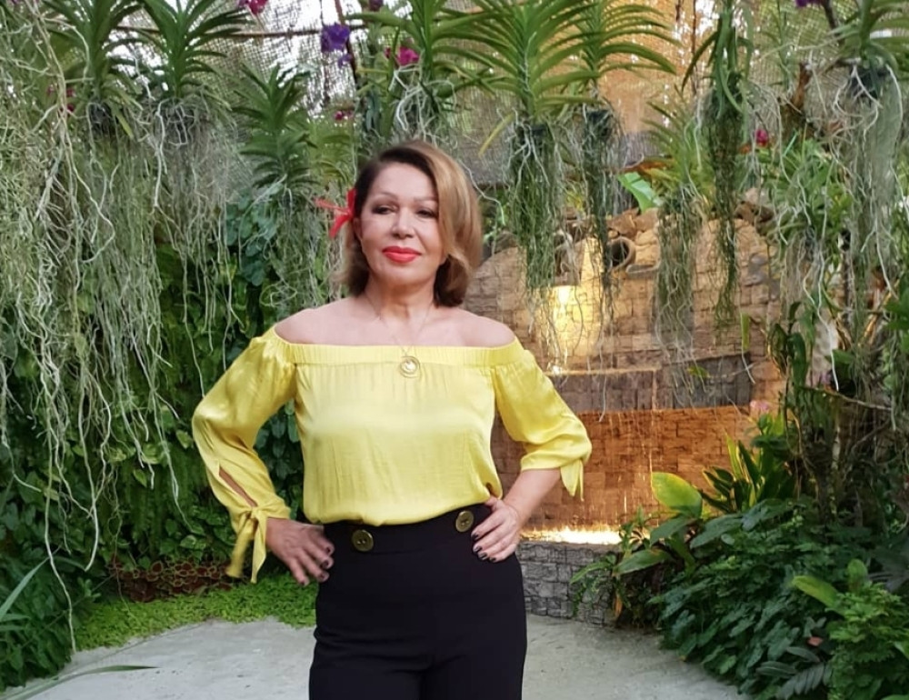 Pevačica je imala posebnu pomoć u kuhinji, ove fotografije izmamiće vam osmeh na lice! (FOTO)