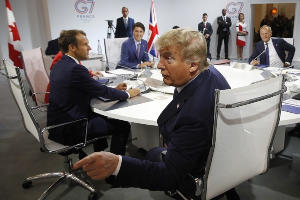 Evropski zvaničnik otkrio detalje sa večere, svetski lideri se dohvatili za guše zbog bivšeg prijatelja!