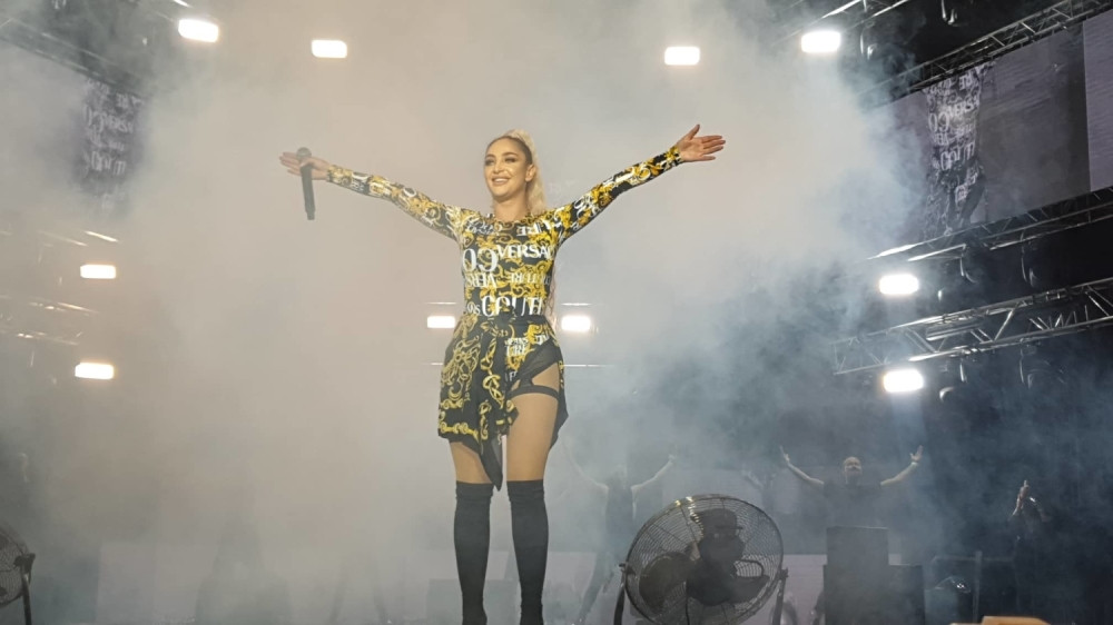 Maja Berović iskopirala Brenin nastup od pre 25 godina! Zbog toga umalo izgubila živu glavu! (FOTO)