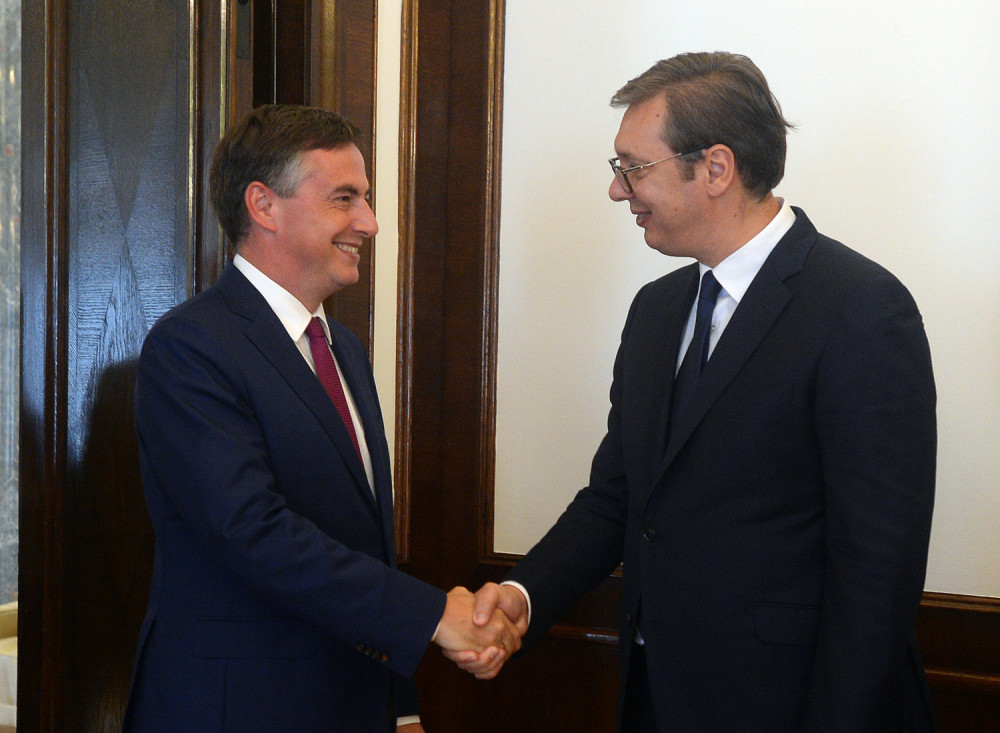 Vučić sa Mekalisterom razgovarao o pitanjima koja zanimaju svakog građanina Srbije!