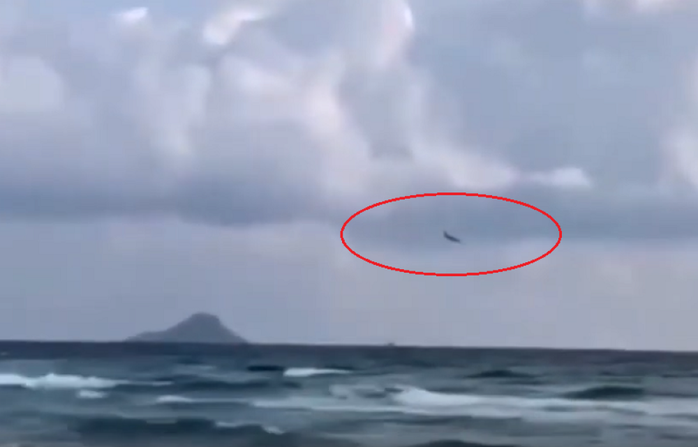 Poleteli preko okeana, sa 60 putnika! Na 1.500 metara nastala borba za goli život! (VIDEO)