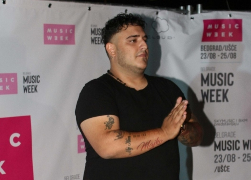 Prva slika Darka Lazića sa sinom: Prizor koji otapa i najtvrđa srca! (FOTO)