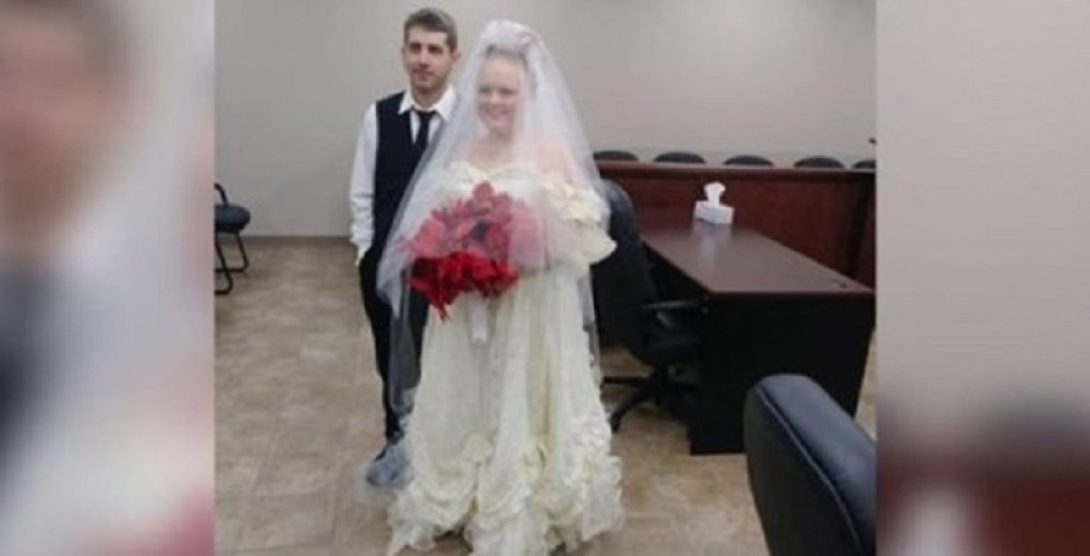 Venčali se, a onda nekoliko trenutaka kasnije poginuli naočigled zvanica: "Još uvek mi je krv sina na rukama"