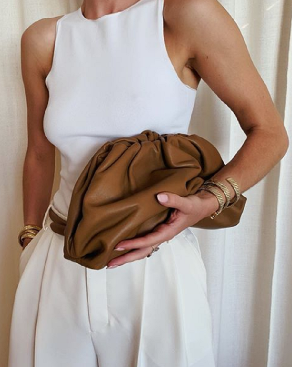 Torba kojoj nije odolela ni slavna manekenka! Izgleda sasvim obično, a od njene cene zaboleće vas glava!