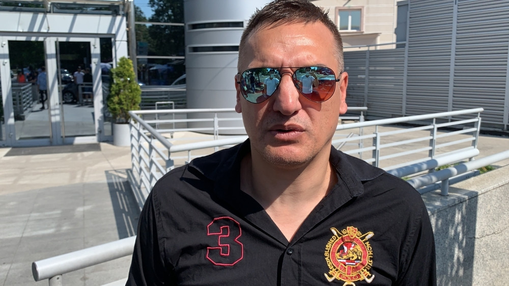 U Zadrugu ulazi pevačica koju je Gagi napao sekirom! Žestoko ga osudila, pa odala velike tajne o njegovom navodnom odvikavanju u rijalitiju!