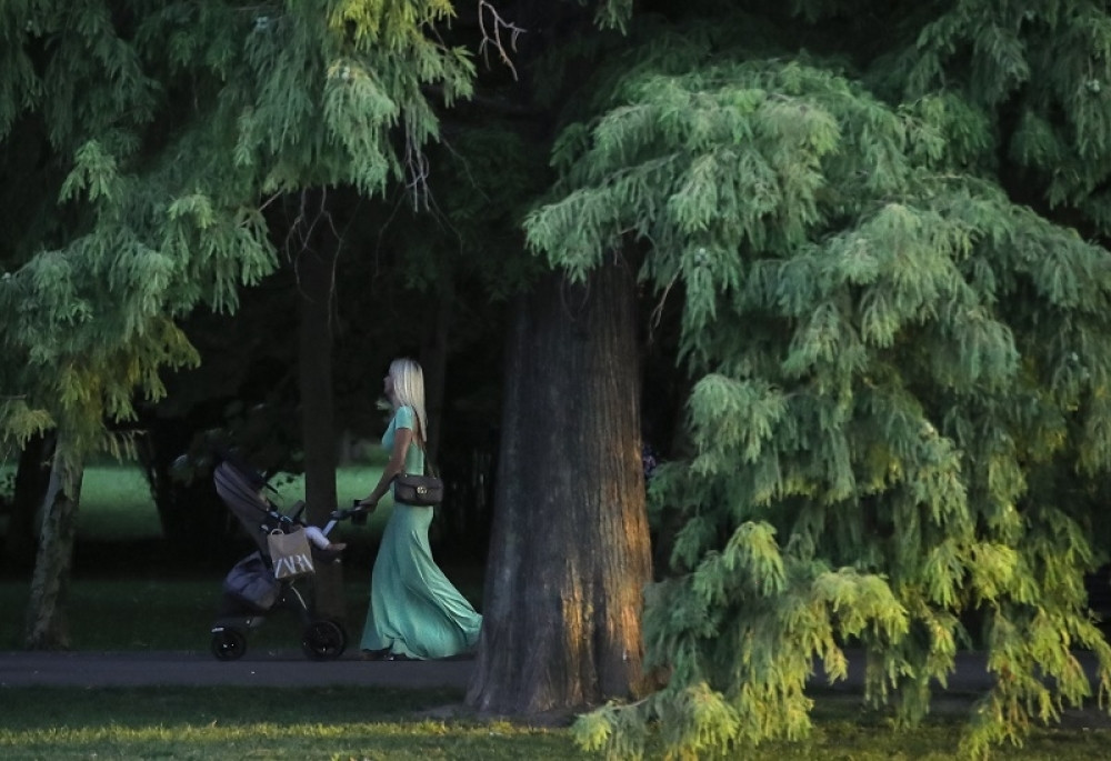 Toplotni udar u oktobru, danas ćemo se skidati u kratke pantalone i majice bez rukava!