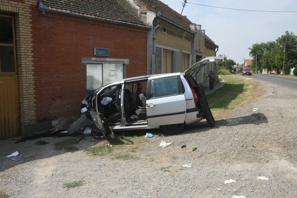 Pronađen jeziv trag koji otkriva uzrok stravične nesreće kod Alibunara?! (FOTO)