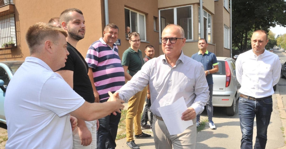 Pre pet godina, kada je on vladao gradom, bilo je 30 gradilišta, sada preko 2000! (VIDEO)