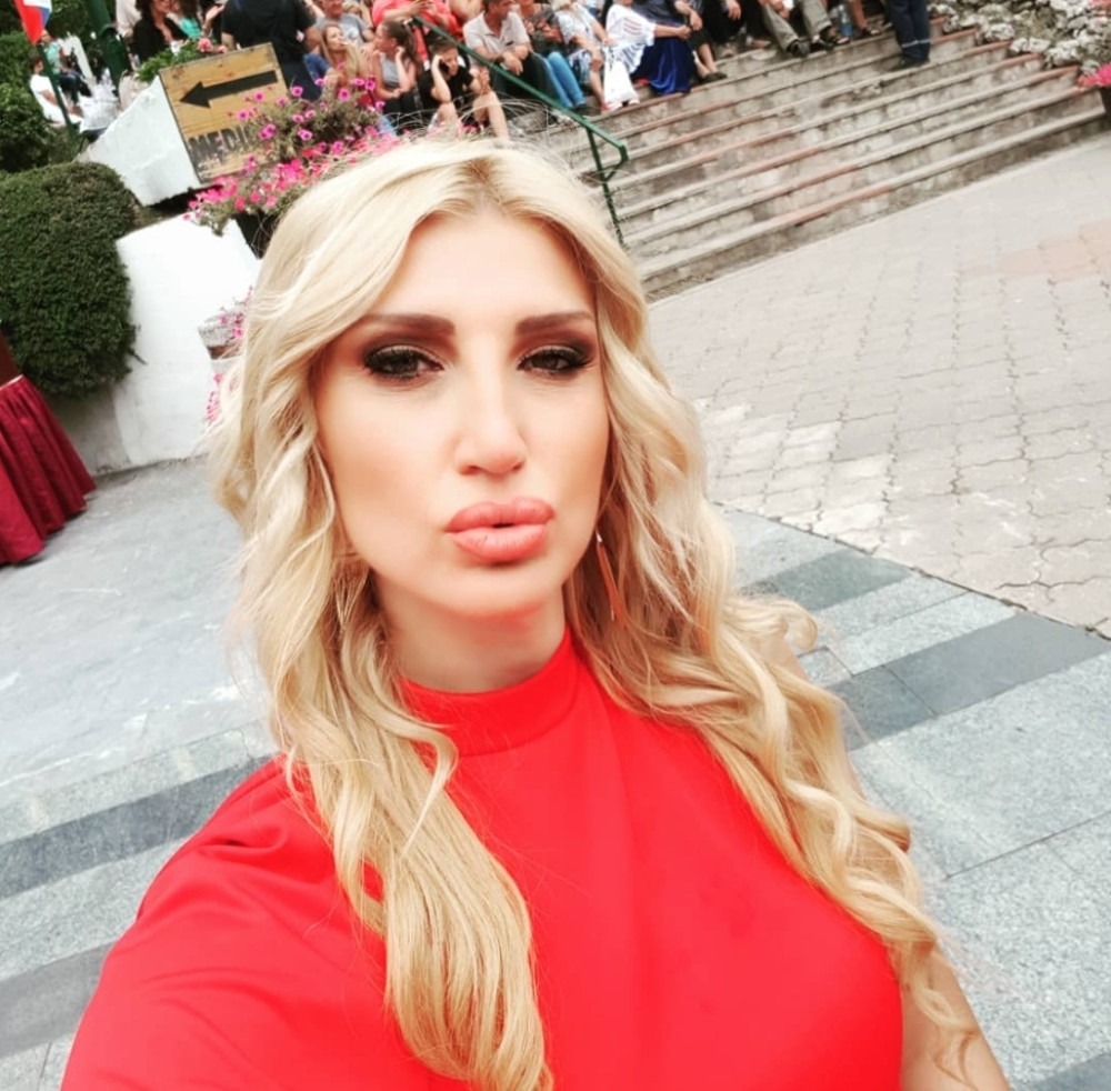 Jovana Tipšin se skinula na plaži! Vrelim izdanjem muškarcima pomutila razum!