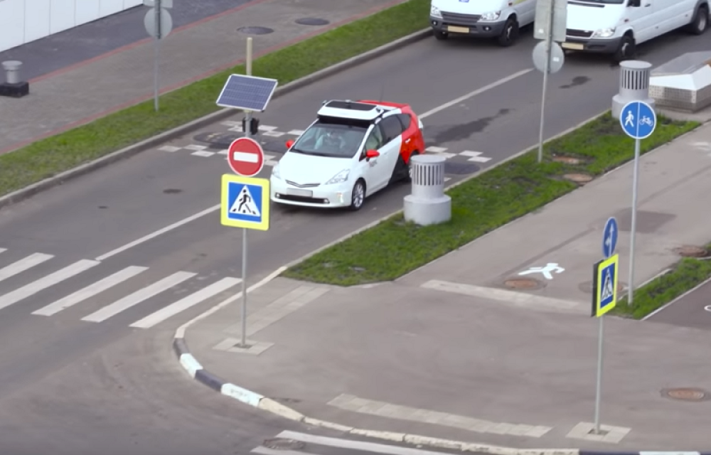 Slavlje za sve vozače! Nema više motanja volana, dosadnog menjanja brzina i trapavog parkiranja! (VIDEO)