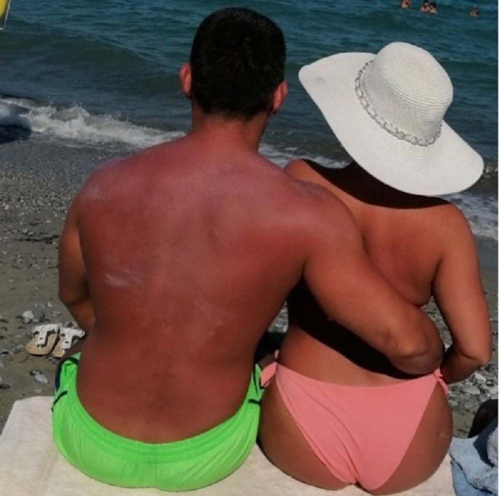 Našu pevačicu muž pokušao da zapali! Video je sa ljubavnikom u krevetu! (FOTO)