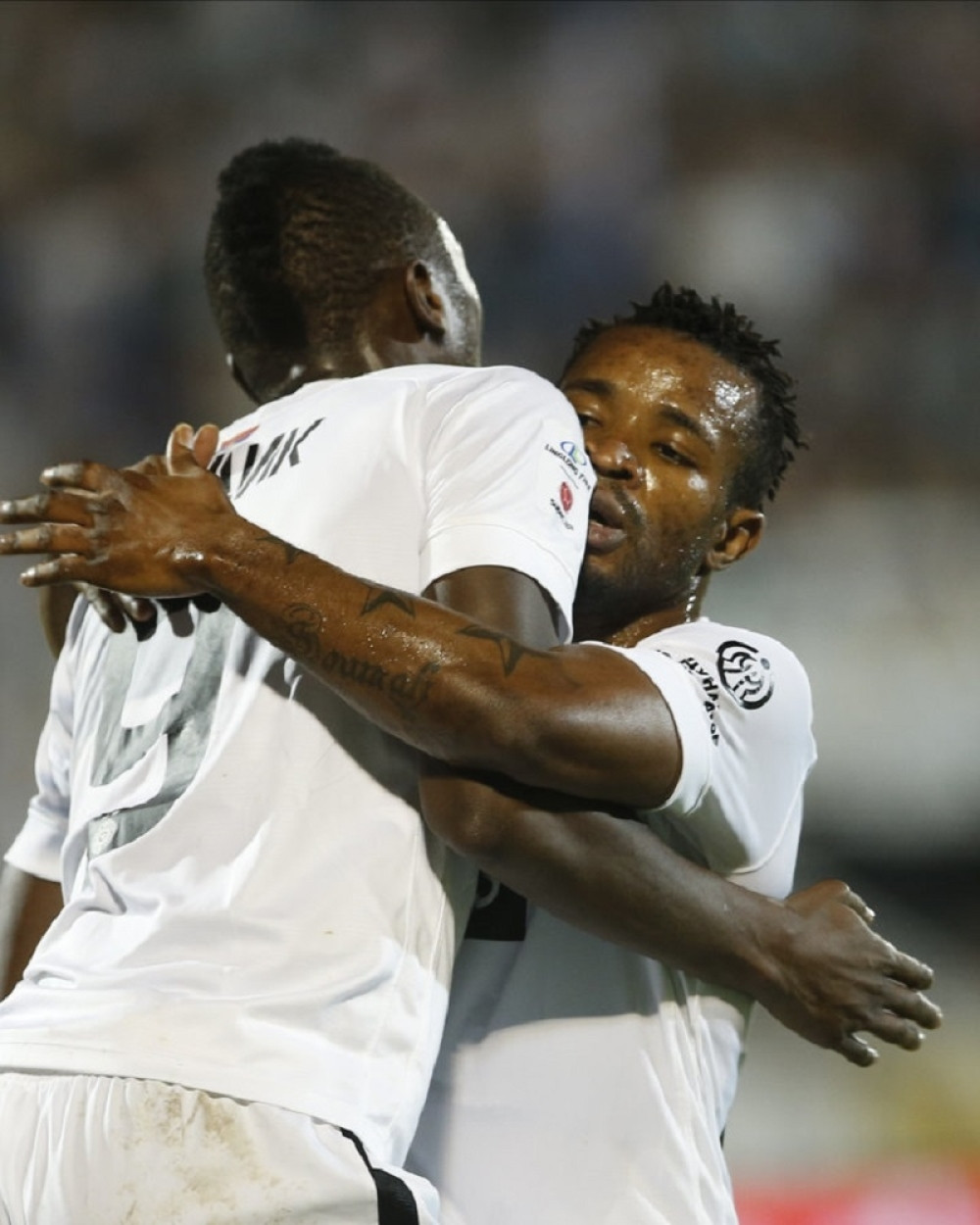 Igrač Partizana postao kralj - krunisan uz tradicionalni ples (VIDEO)