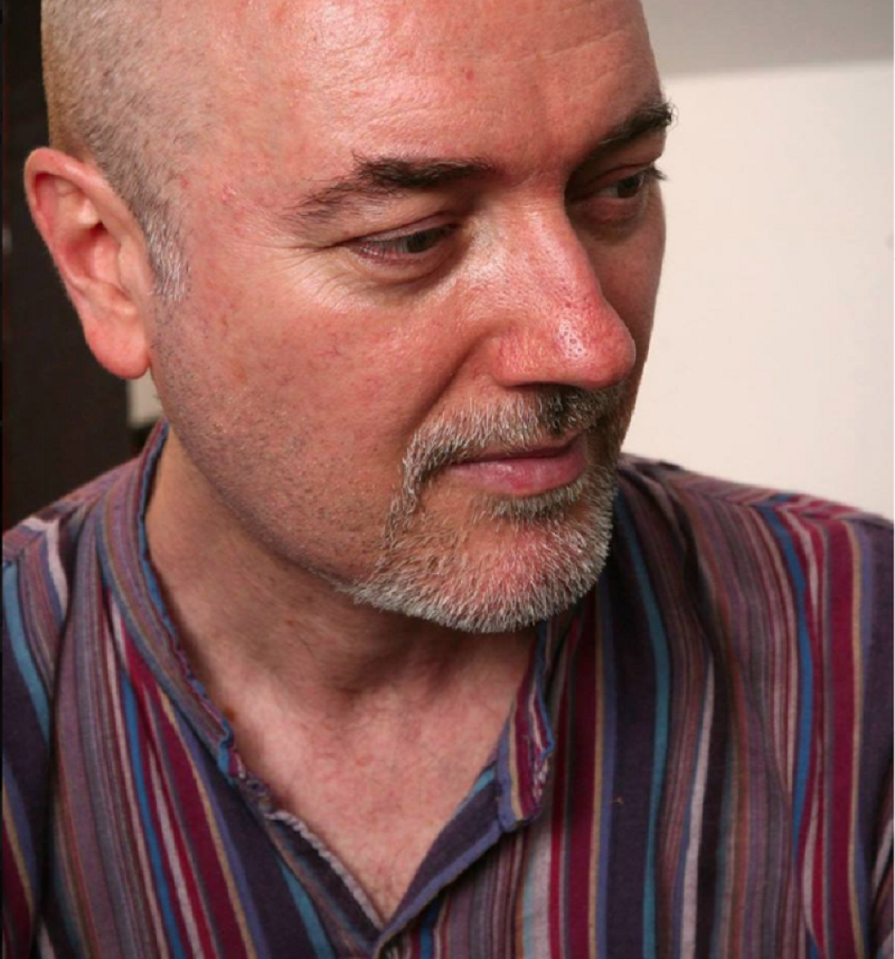 Preminuo srpski muzičar u 54. godini, estrada se oprašta od legende!