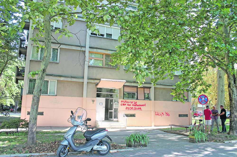 Vera pronađena iskasapljena u svom stanu, pored njenog leša policija zatekla stravičan predmet!