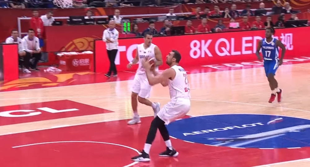 Požrtvovano za svoju zemlju! Naši momci izveli najbolji potez dana i to kakav! (VIDEO)