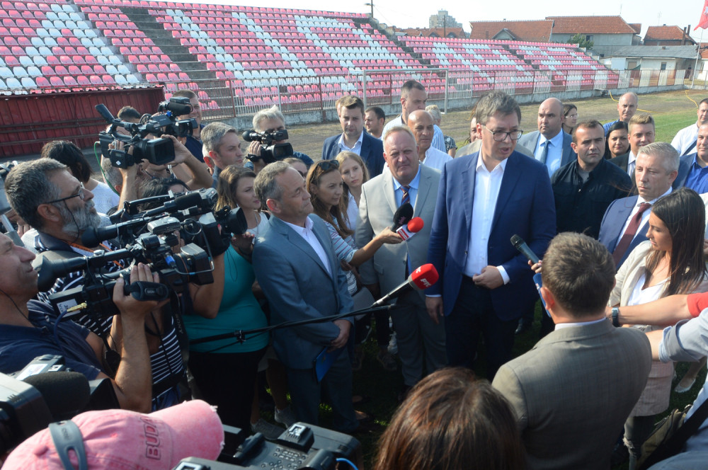 Vučić postavio pitanje u Leskovcu i dobio odgovor koji će oduševiti sve!