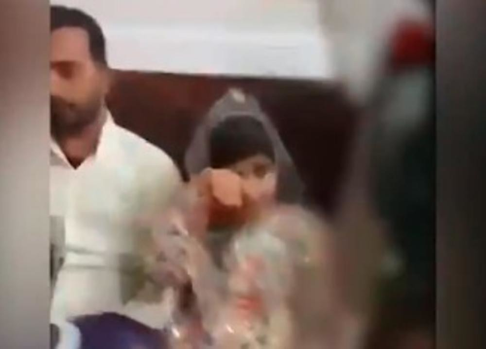 Udali ćerku (11) za odraslog muškarca! Dok su svatovi igrali, devojčica je uradila nešto što slama srca! (VIDEO)