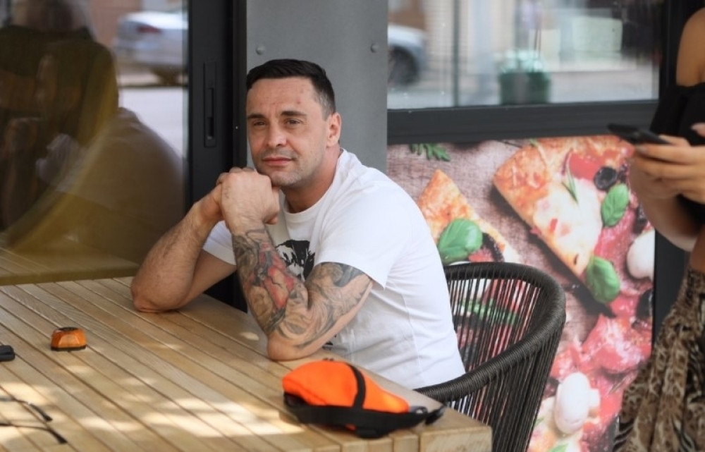 Filip Mijatov pobegao iz Zadruge, a večeras ulazi u Parove?! Sledi novo raskrinkavanje