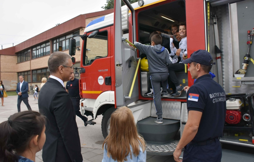 Stefanović svim vozačima u Srbiji uputio jedan apel! (FOTO)