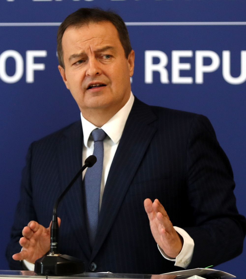 Niti će Dačić dati ostavku, niti se on pita po pitanju prijema Kosova u Interpol!