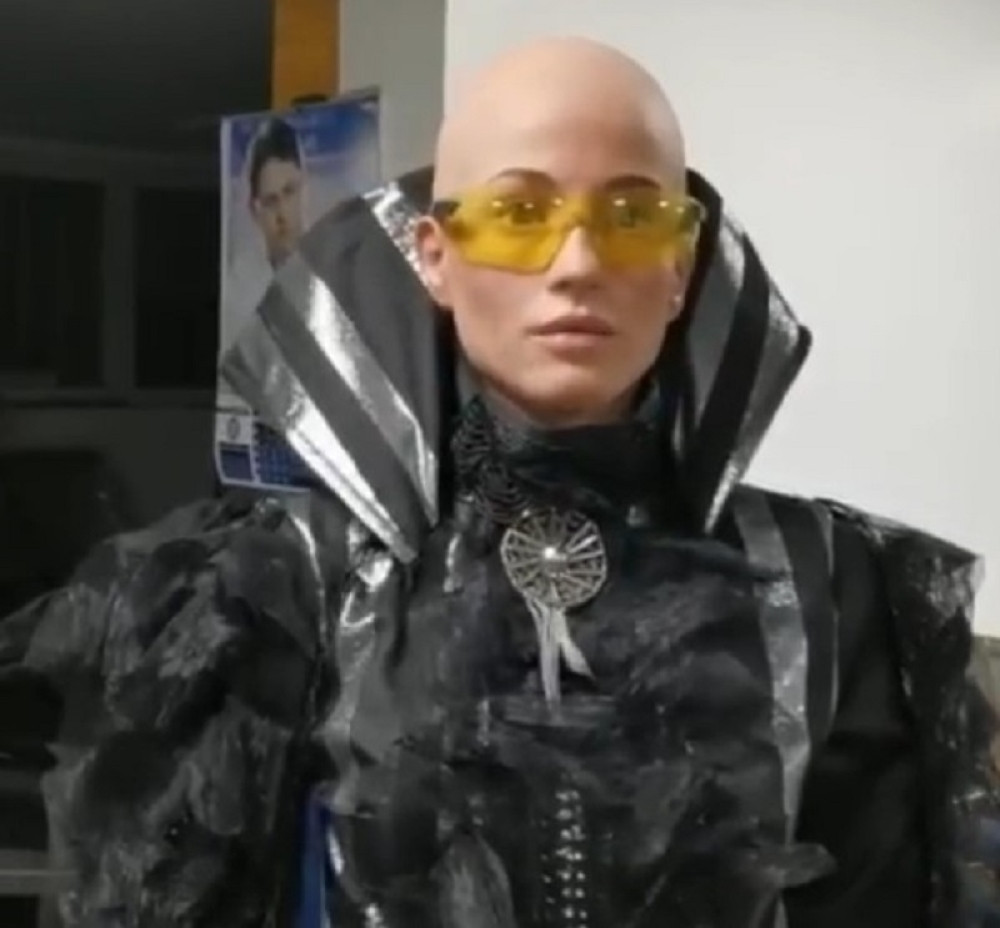 O Leposavi bruji Srbija! Poslušajte kako PRIČA robot Zadruge 3 i šta će biti njena uloga! (VIDEO)