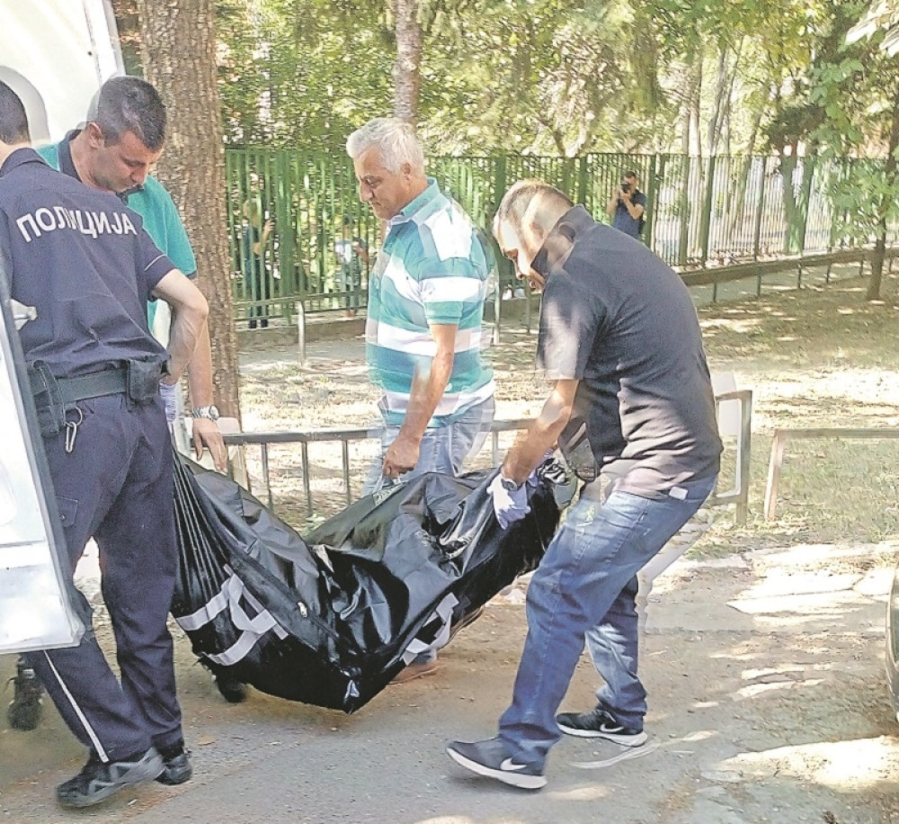 Tragedija na Zvezdari usred bela dana! Otkriven identitet samoubice, bila je poznata pevačica (FOTO)