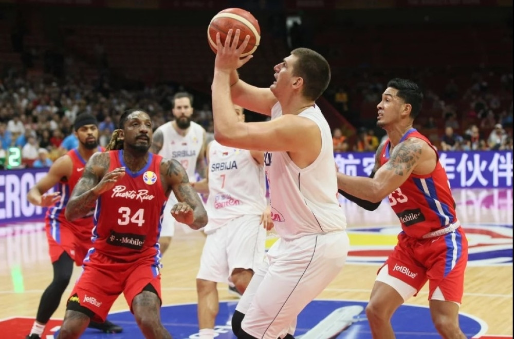 Kakvo "kuvanje" Jokića, ovo je za televizijske špice, samo on je u stanju da ovako nešto izvede! (VIDEO)