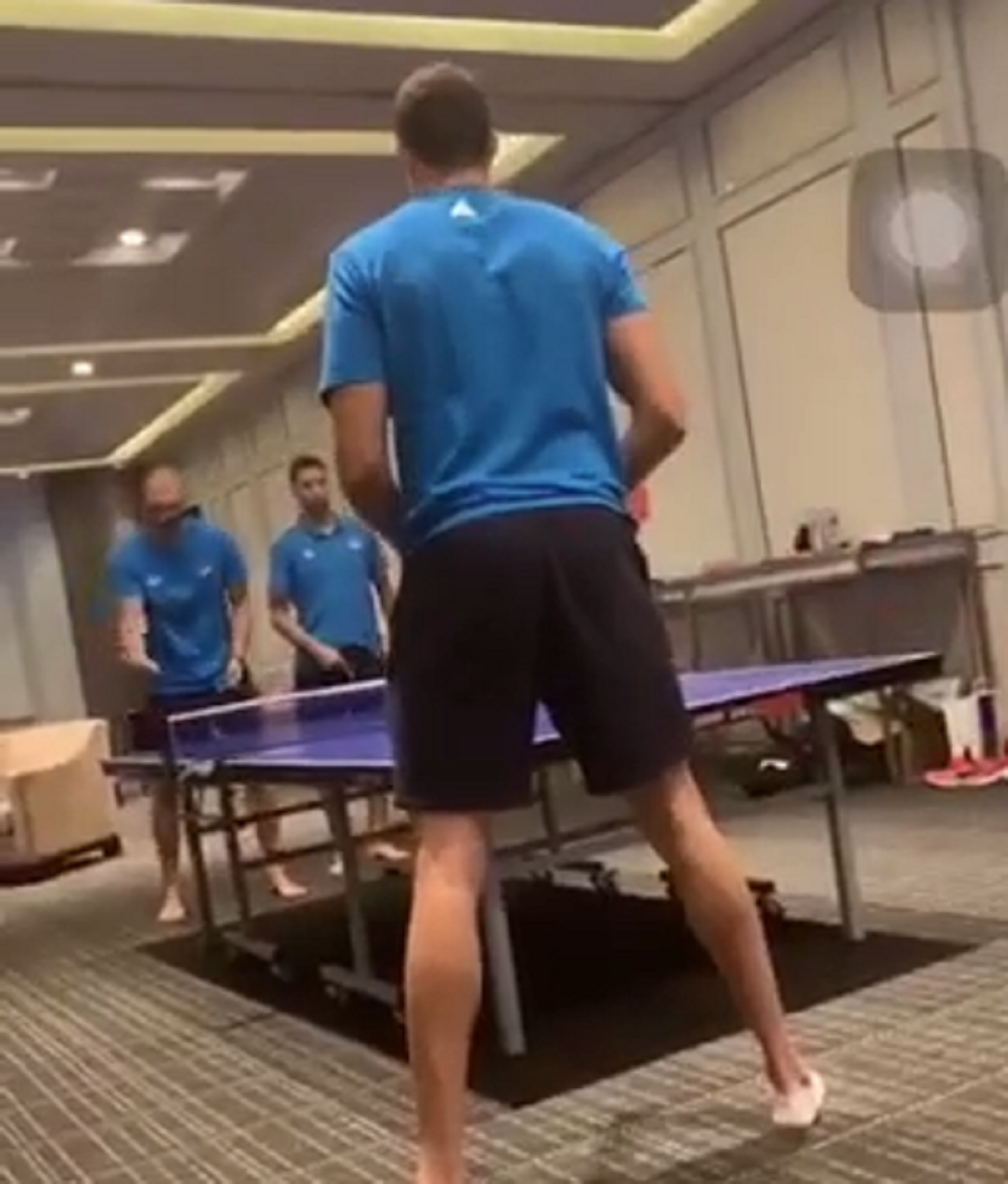 Među "Orlovima" vlada vrhunska atmosfera! Pokazali umeće i van košarkaškog terena! (VIDEO)