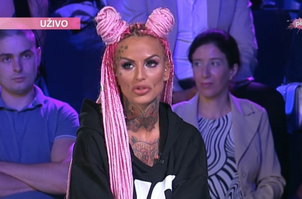 Nakon što je nasrnuo na ljude sekirom, bivši dečko Jelene Krunić, upucao policajca u zadnjicu!