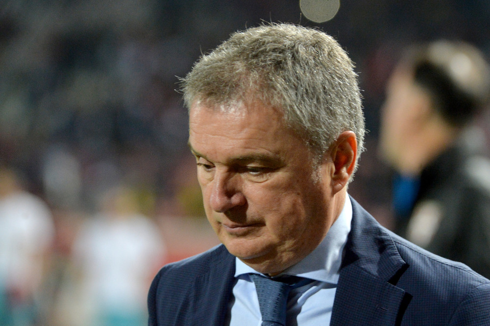 Nisu zadovoljni njegovim radom ni FSS ni igrači, već se zna i ko ga menja