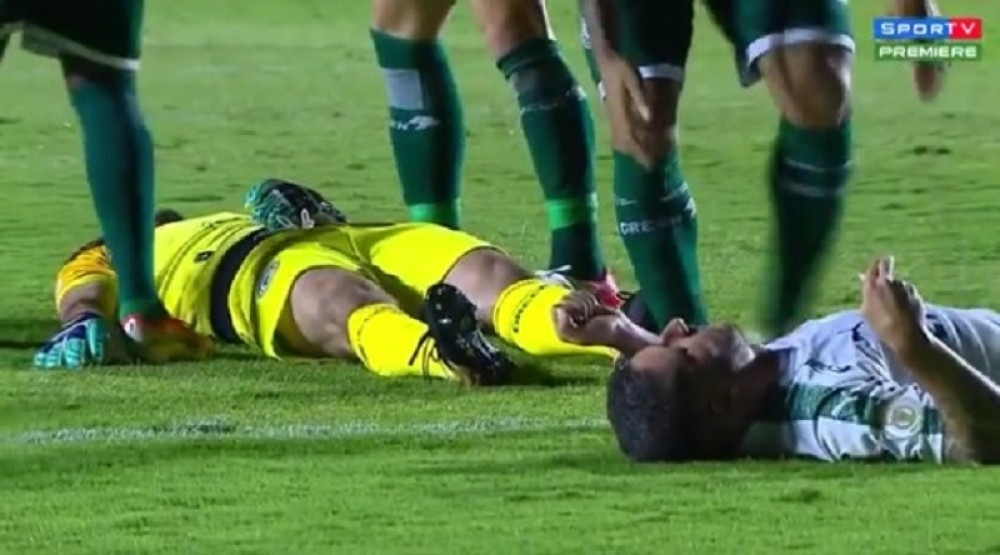 Nepomično ležali bez svesti posle teškog sudara, usledila je panika i horor slike! (VIDEO)