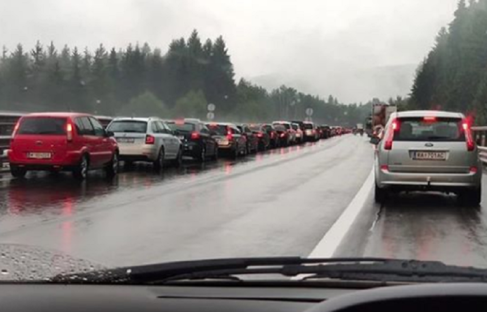 AMSS izdao važno upozorenje za sve vozače: Ukoliko krećete na put, ovih par stvari su vam neohodne