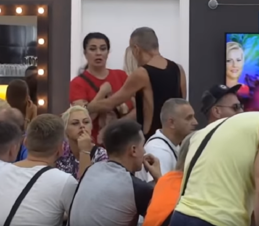 Saška Karan nasrnula na Gagija! Počela da ga čupa za uši, obezbeđenje hitno uletelo!