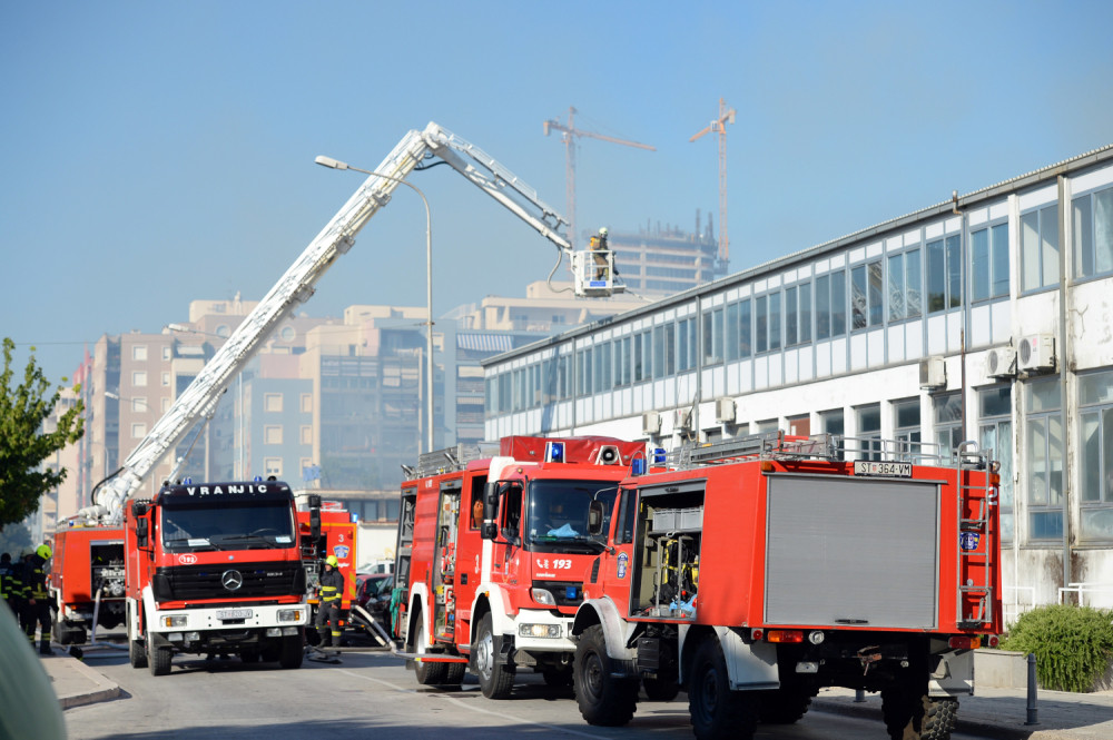 Policija blokirala ulice, mediji tvrde: Šire se opasne materije!