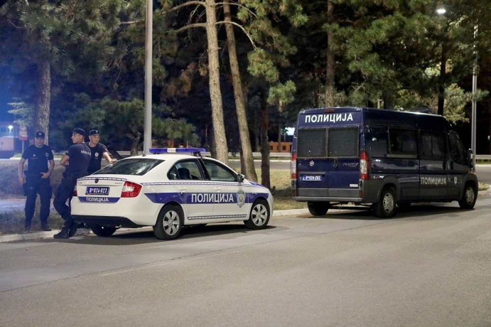 Nađen pištolj kojim je mladić rešetao ljude u Čuburskom parku! Traga se za još jednim