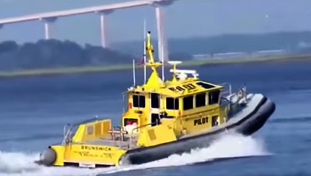 Prevrnuo se ogromni brod, a onda je otkrivena strašna istina o sudbini četvorice mornara! Svet je zgranut (VIDEO)