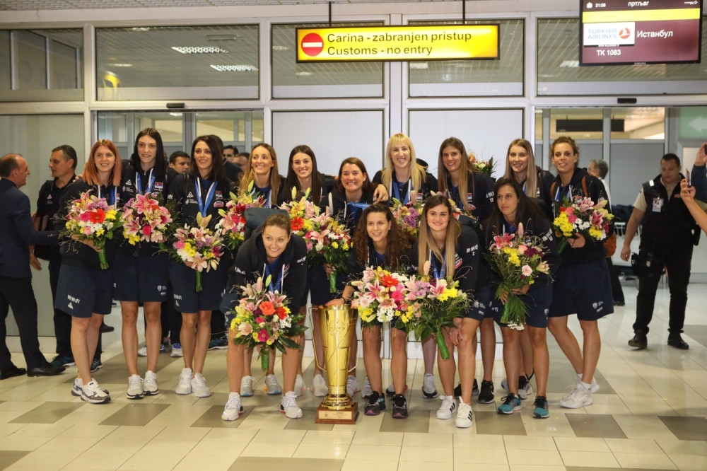 Vučić dočekao junakinje nacije, veliki momenat za Terzićevu ekipu (VIDEO)