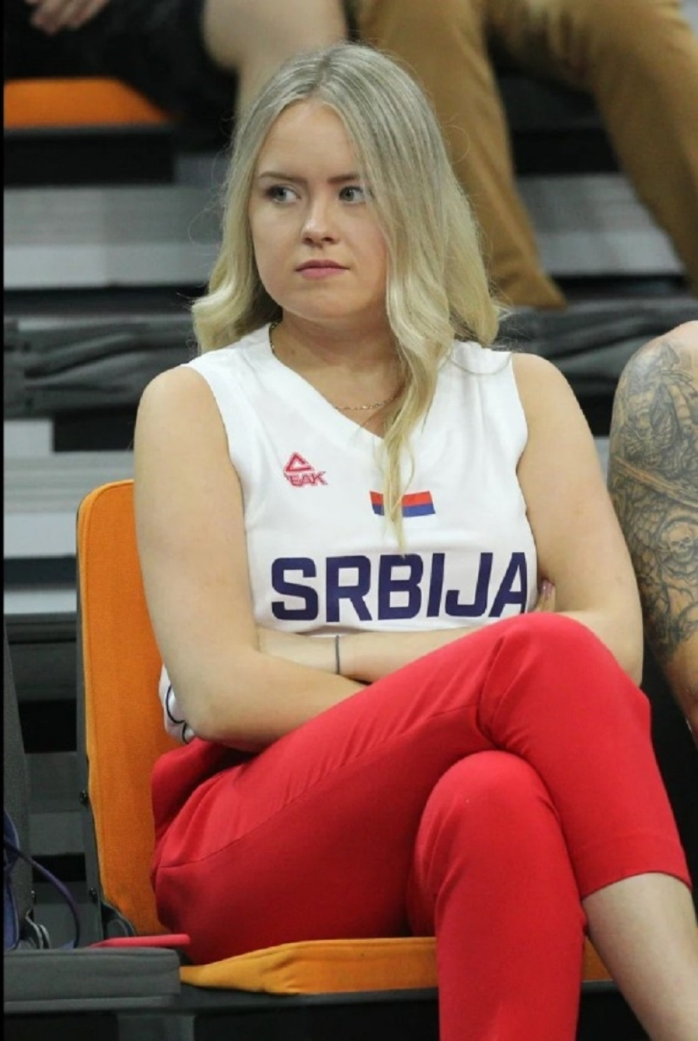 Izraz lica prelepe devojke Nikole Jokića govori sve! (FOTO)