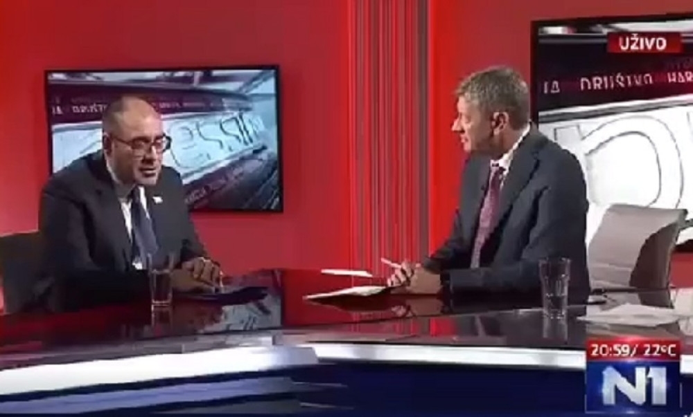 Kad je Đukanović iz džepa izvadio jedan dokument, Ćosić nije znao šta će sa sobom! (VIDEO)