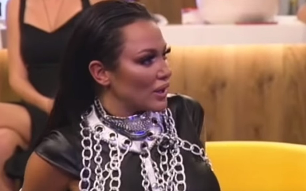 Tamara Đurić se sinoć u emisiji uživo pojavila u kranje neobičnom izdanju, krstićete se i levom i desnom kada vidite šta je obula