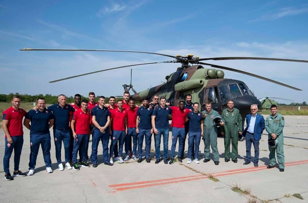 Predsednik i prvotimci Zvezde posetili Vojsku Srbije (FOTO)