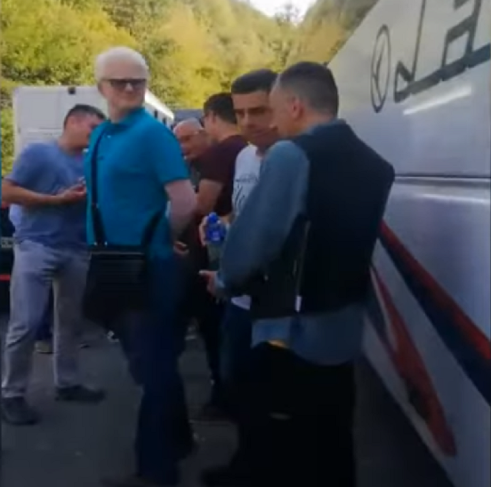 Albanci pre 20 sati započeli akciju! Srbi zarobljeni na Jarinju!