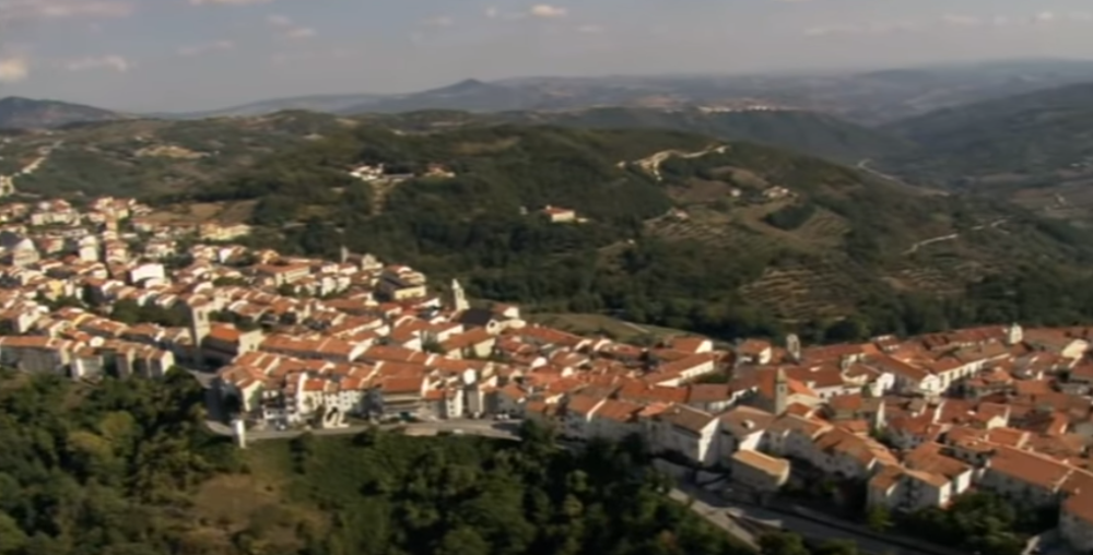 Potrebno je da ispunite samo jedan uslov!