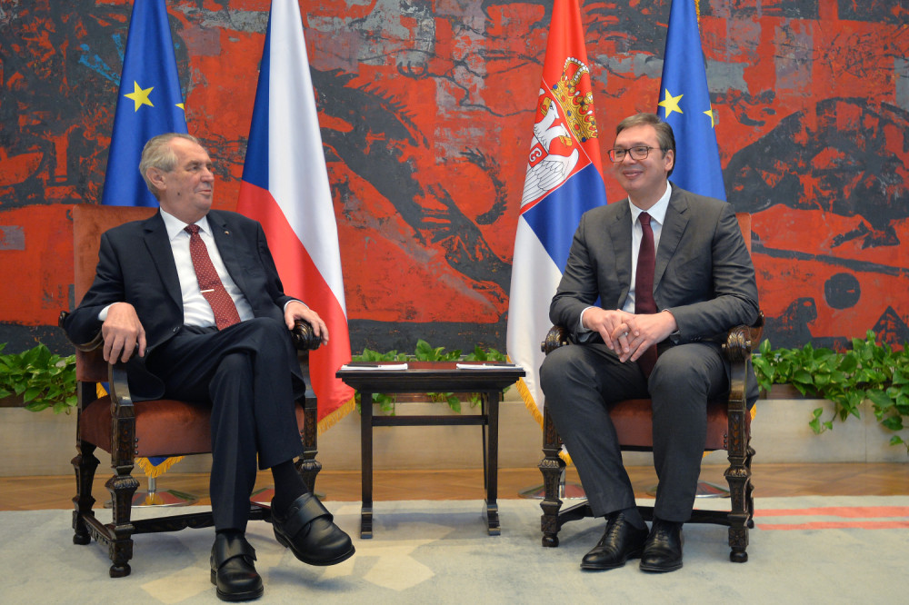 Zeman Vučiću doneo dva poklona, a srpska javnost je tek sad otkrila koja! Pravi muški izbor (FOTO)