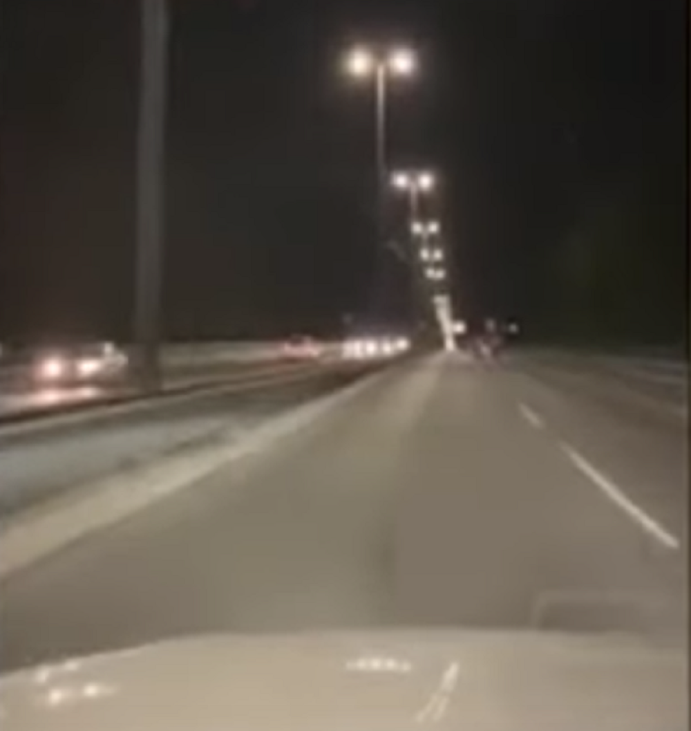 Kada budete videli šta je radio jedan vozač noćas - prepašćete se od straha! (VIDEO SA LICA MESTA)